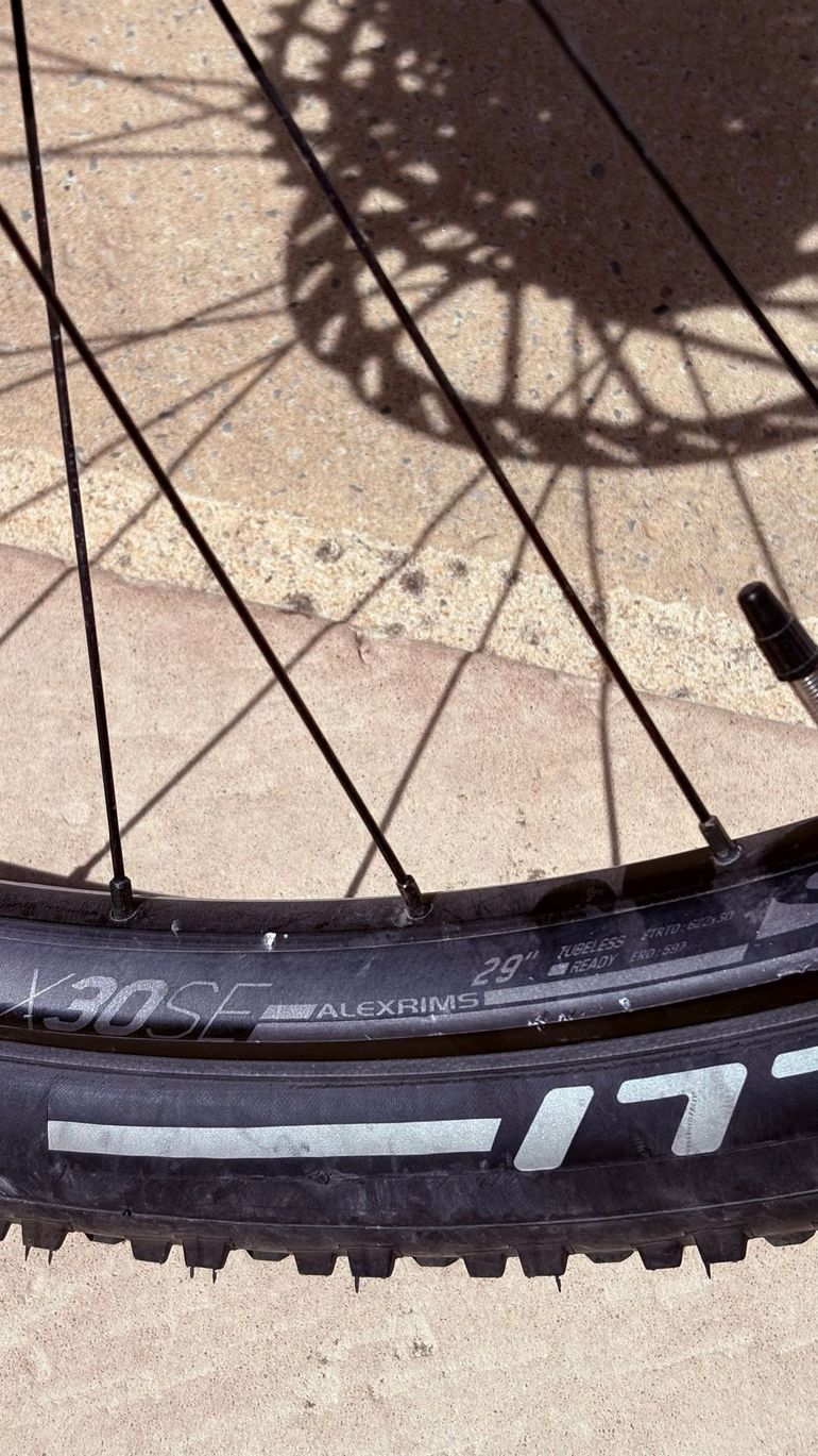 Used Syncros Roue Arrière Complète bike — image 3 of 6