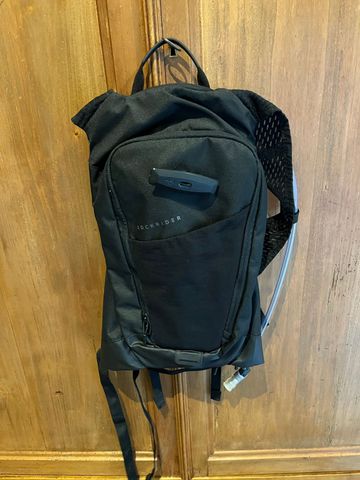 Decathlon sac à dos Hydratation 2L 2023 Hiking usato