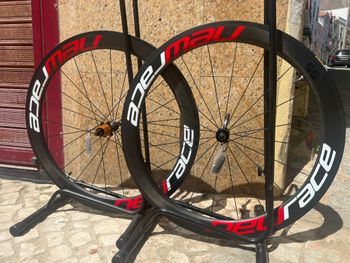 New Race, rim brake