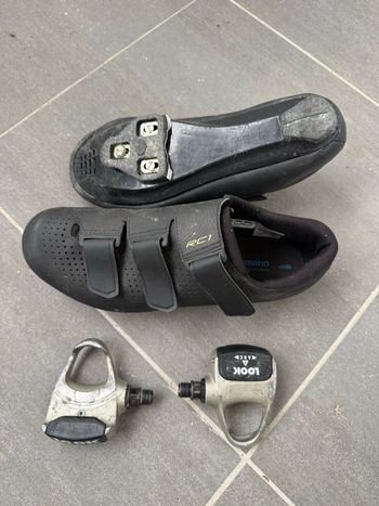 Shimano, Chaussures taille 45 avec cales et pédales correspondantes