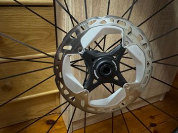 Brugt Mavic Cosmic SL 65 Disc 23mm 2024 bike — billede 4 af 6
