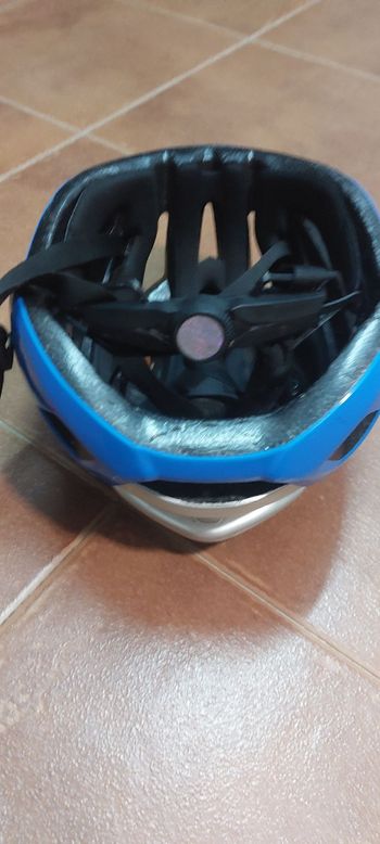 Used Deviate Ultralight Road Bicycle Helmet 2025 bike — image 5 of 7