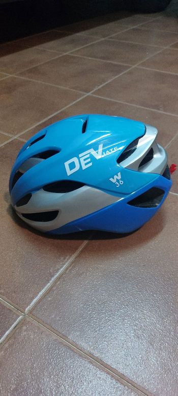 Used Deviate Ultralight Road Bicycle Helmet 2025 bike
