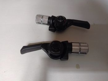 Used Shimano Shifters 10 vitesses bike