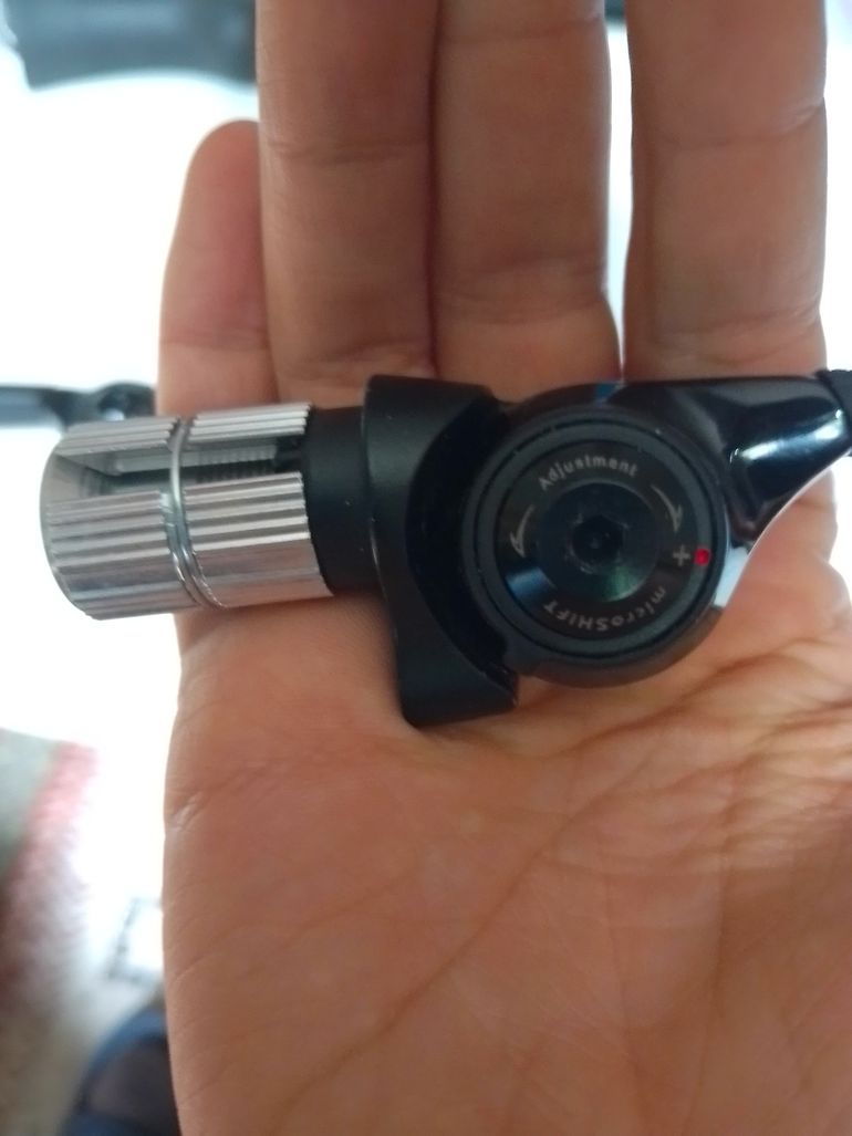 Used Shimano Shifters 10 vitesses bike — image 3 of 3