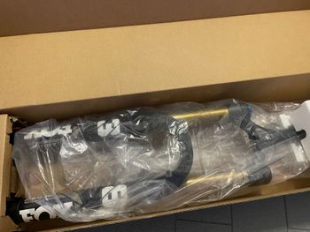 Fox, 38 Factory Grip2 29" 180 mm