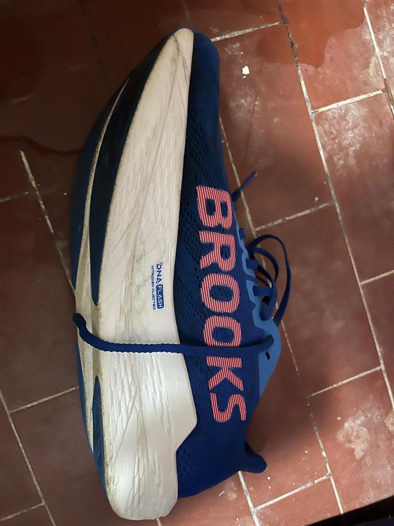 Used Brooks Hyperion Max 2 2025 bike — image 3 of 5