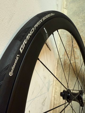Gebrauchtes Look R38D Carbon Wheelset 2025 bike — Bild 2 von 6