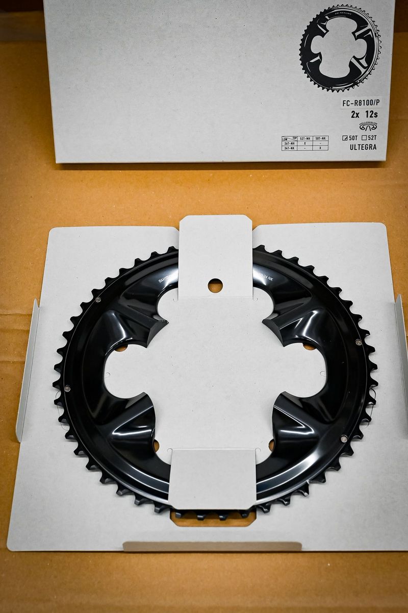 Použité Shimano Ultegra FC-R8100 Chainring 50T or 52T NEW Drivetrain & Pedals