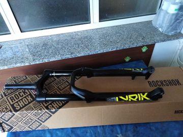 RockShox Lyrik Select+ 2023 Fork de segunda mano