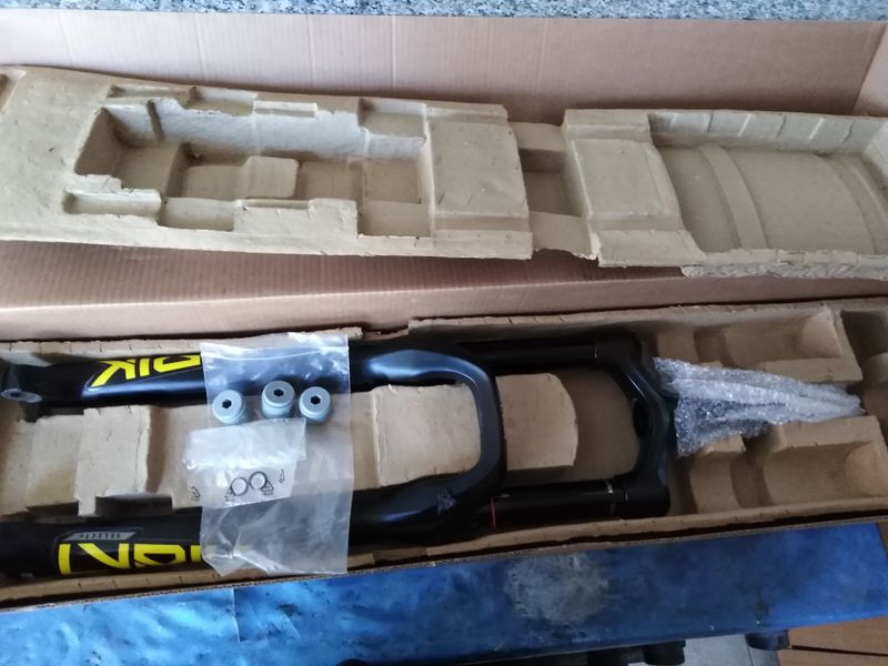 Używany RockShox Lyrik Select+ 2023 bike — zdjęcie 5 z 12