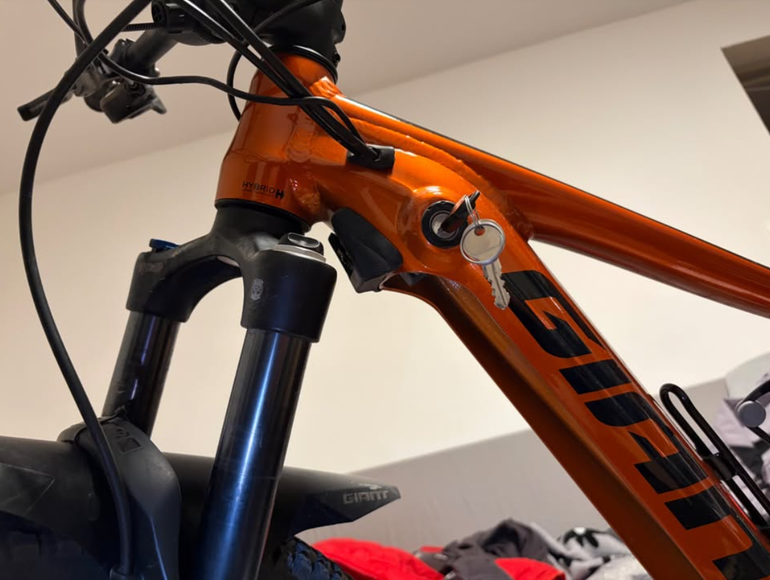 Used Giant Battery 504 wAh 2023 bike — image 2 of 3