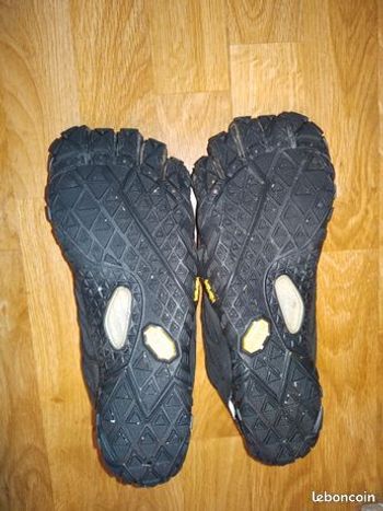 Used five finger Five fingers v2 trail vibram bike — image 2 of 2