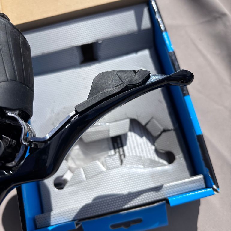 Used Shimano STI Shifter R7120 Disc 12 speed Rechts bike — image 4 of 7