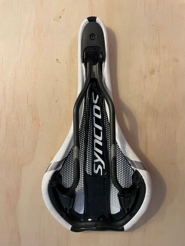 Used Syncros RR1.0 Saddle bike — image 2 of 3
