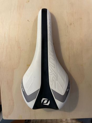 Used Syncros RR1.0 Saddle bike