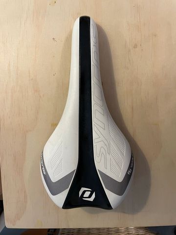 Used Syncros RR1.0 Saddle bike — image 1 of 3