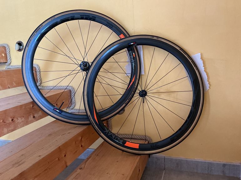 Used Makadamm slim 38 premium pour frein à patin 2021 bike — image 1 of 6