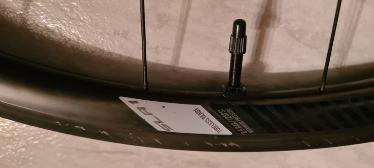 Used Giant Roue Velo bike — image 3 of 4