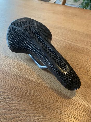 Fizik, Vento Antares R3 Adaptive Saddle