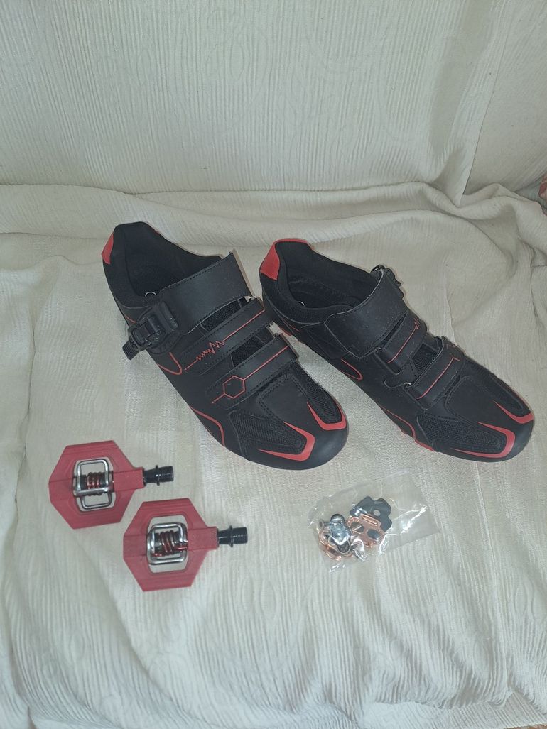 Used ABUS Cycling Shoes Size 43 with Pedals 2026 bike — image 3 of 5