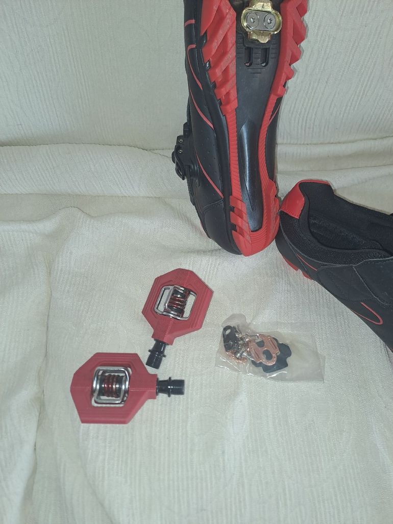 Used ABUS Cycling Shoes Size 43 with Pedals 2026 bike — image 2 of 5