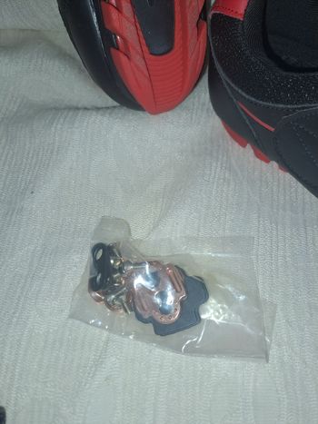 Used ABUS Cycling Shoes Size 43 with Pedals 2026 bike — image 5 of 5