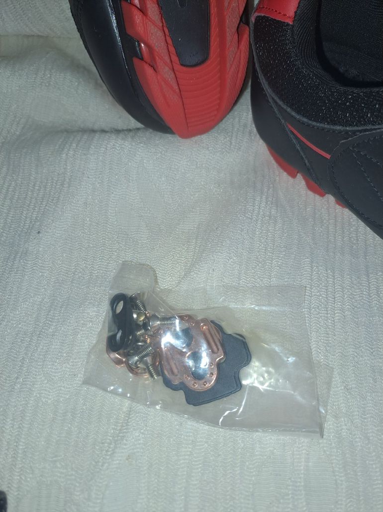 Used ABUS Cycling Shoes Size 43 with Pedals 2026 bike — image 5 of 5