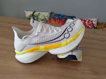 Saucony, Endorphin Elite 2