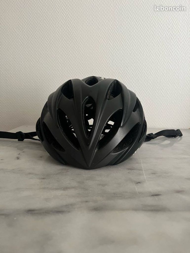 Used Giro Cinder MIPS bike — image 1 of 4