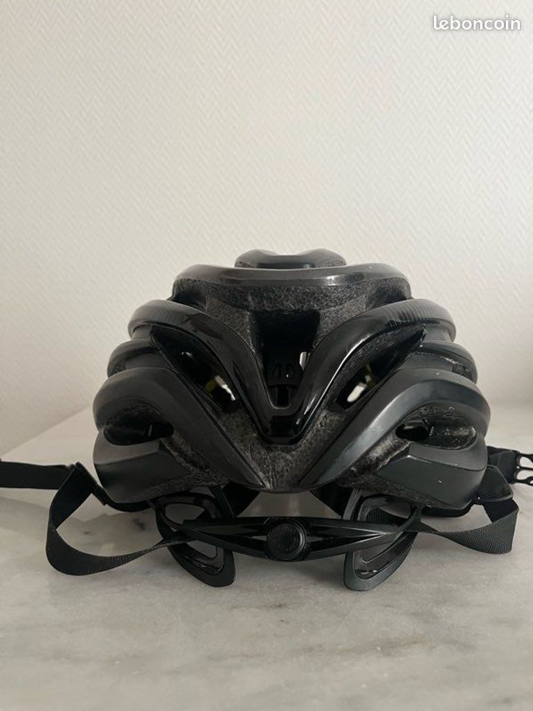 Used Giro Cinder MIPS bike — image 2 of 4