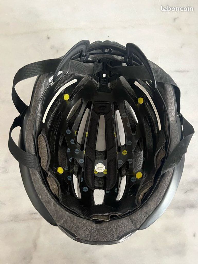 Used Giro Cinder MIPS bike — image 4 of 4