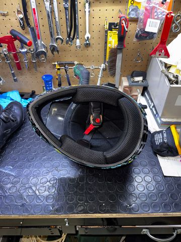 Used Ixs Integrale Helmet bike — image 3 of 6