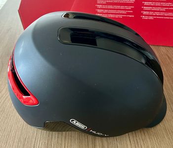 Used ABUS HUD-Y Helmet 2025 bike — image 5 of 7