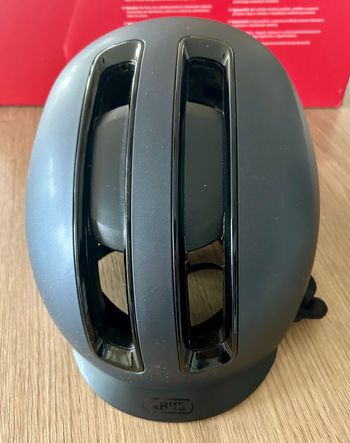 Used ABUS HUD-Y Helmet 2025 bike — image 4 of 7
