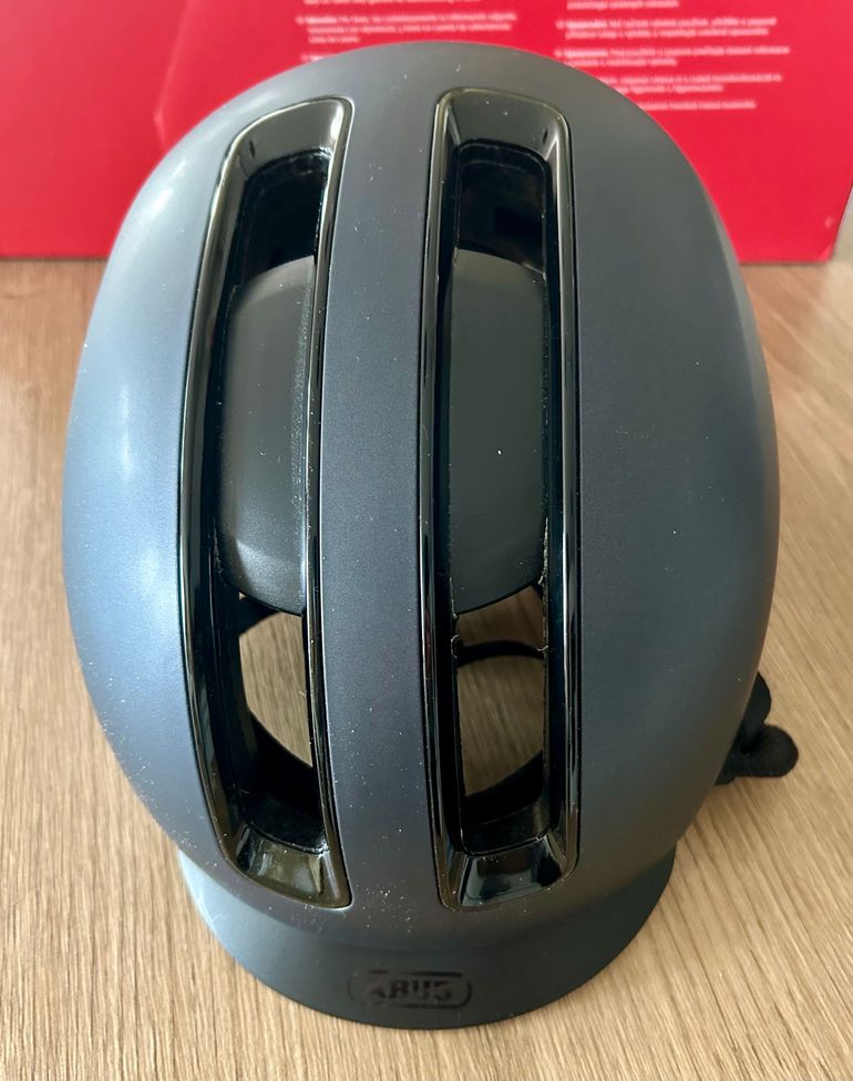 Used ABUS HUD-Y Helmet 2025 bike — image 4 of 7
