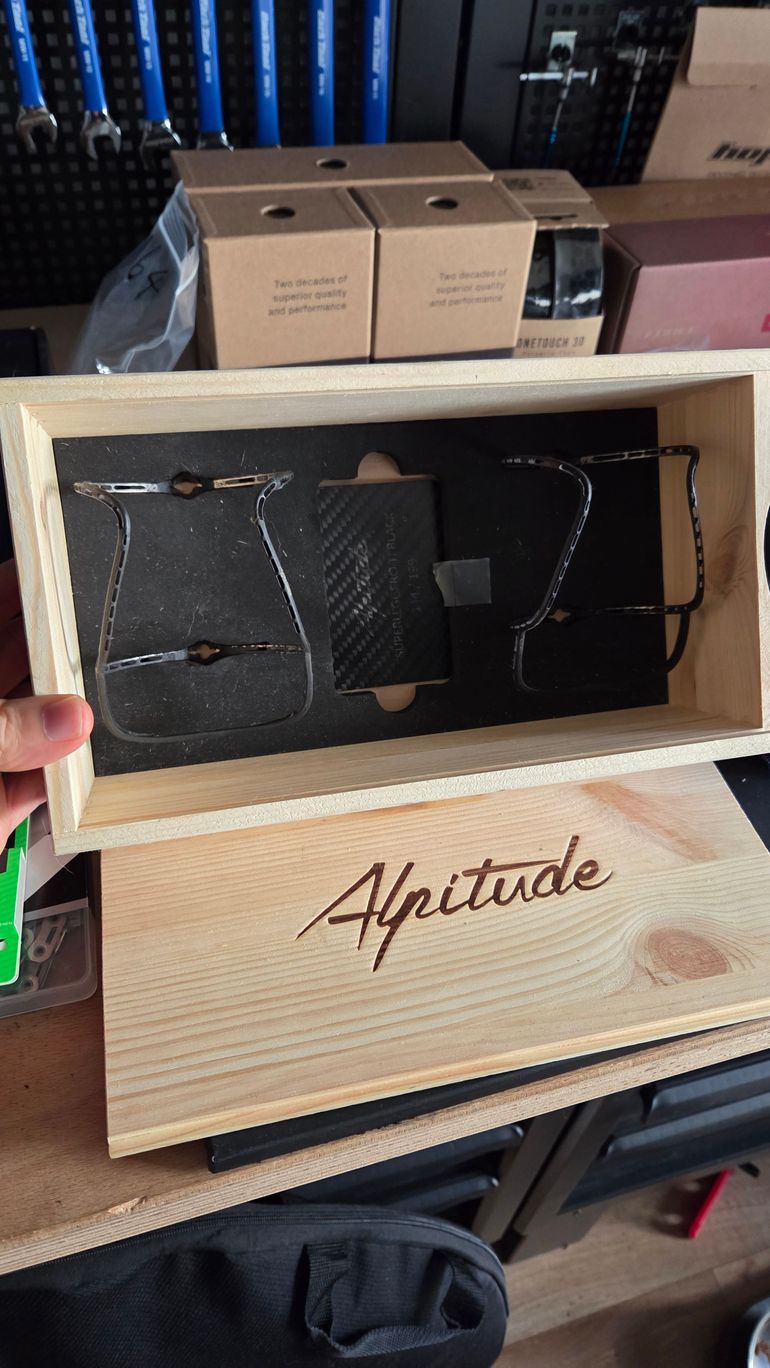 Used Alpitude Superleggero Ti Black bike — image 2 of 5