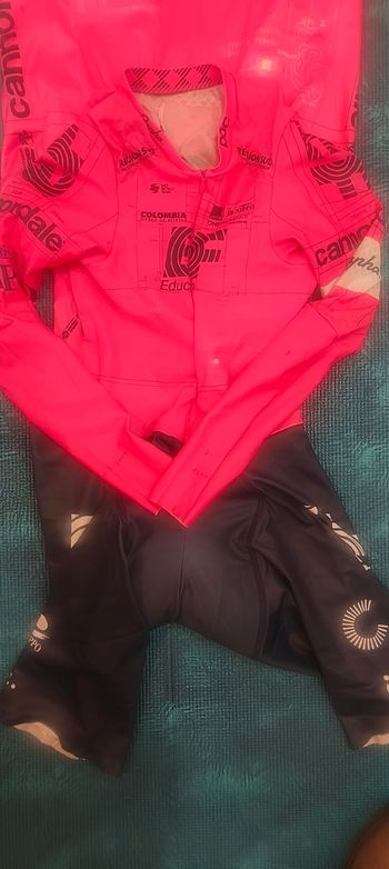 Rapha, Combinaison officielle contre la montre et coupe vent