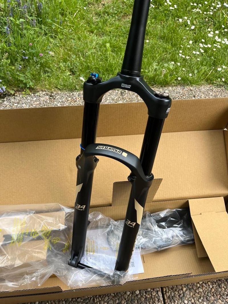 Used Sr Suntour Axon34 Fork