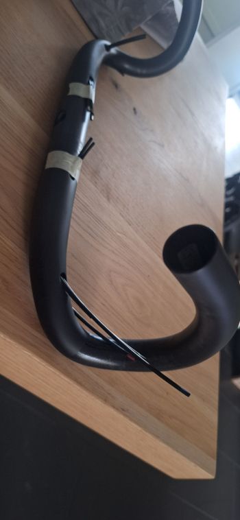Used Lapierre Carbon Handlebar 2025 bike — image 3 of 4
