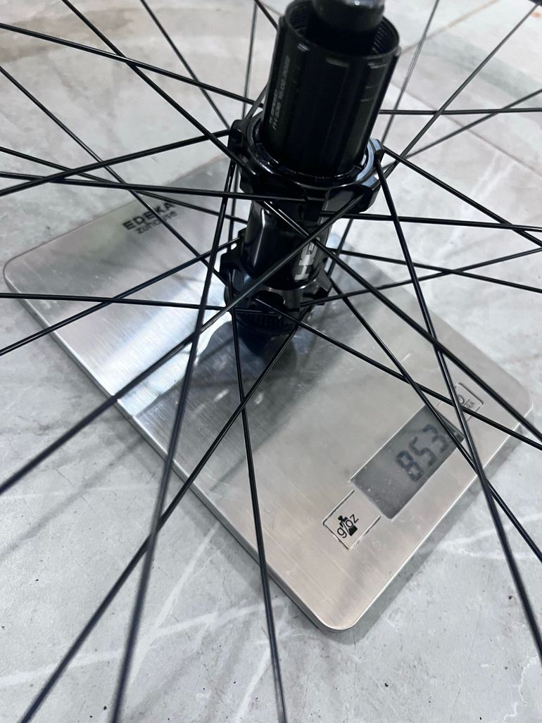 Used Hollowgram R 35 Carbon Wheelset bike — image 4 of 8