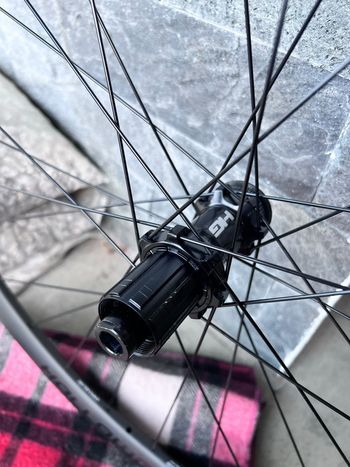 Used Hollowgram R 35 Carbon Wheelset bike — image 8 of 8