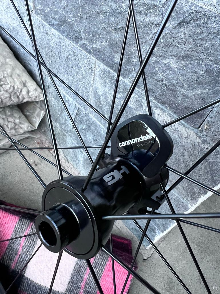 Used Hollowgram R 35 Carbon Wheelset bike — image 7 of 8