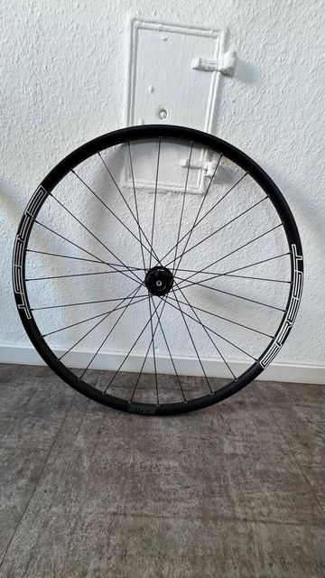 Used Stans Notubes Crest Lefty Ocho 2022 bike — image 6 of 8