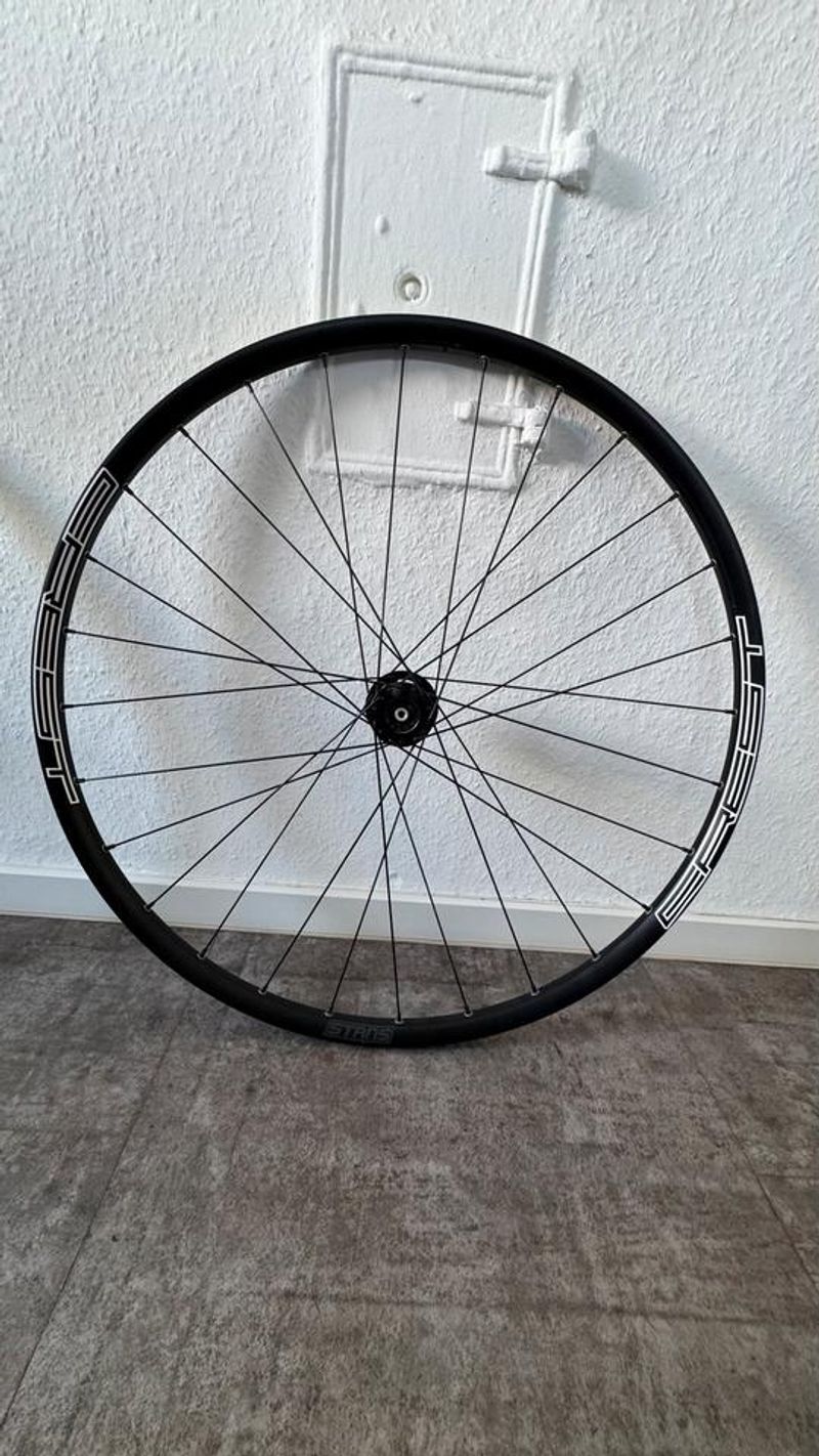 Used Stans Notubes Crest Lefty Ocho 2022 bike — image 6 of 8