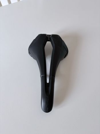 Used Selle Italia XLR Saddle bike — image 1 of 4