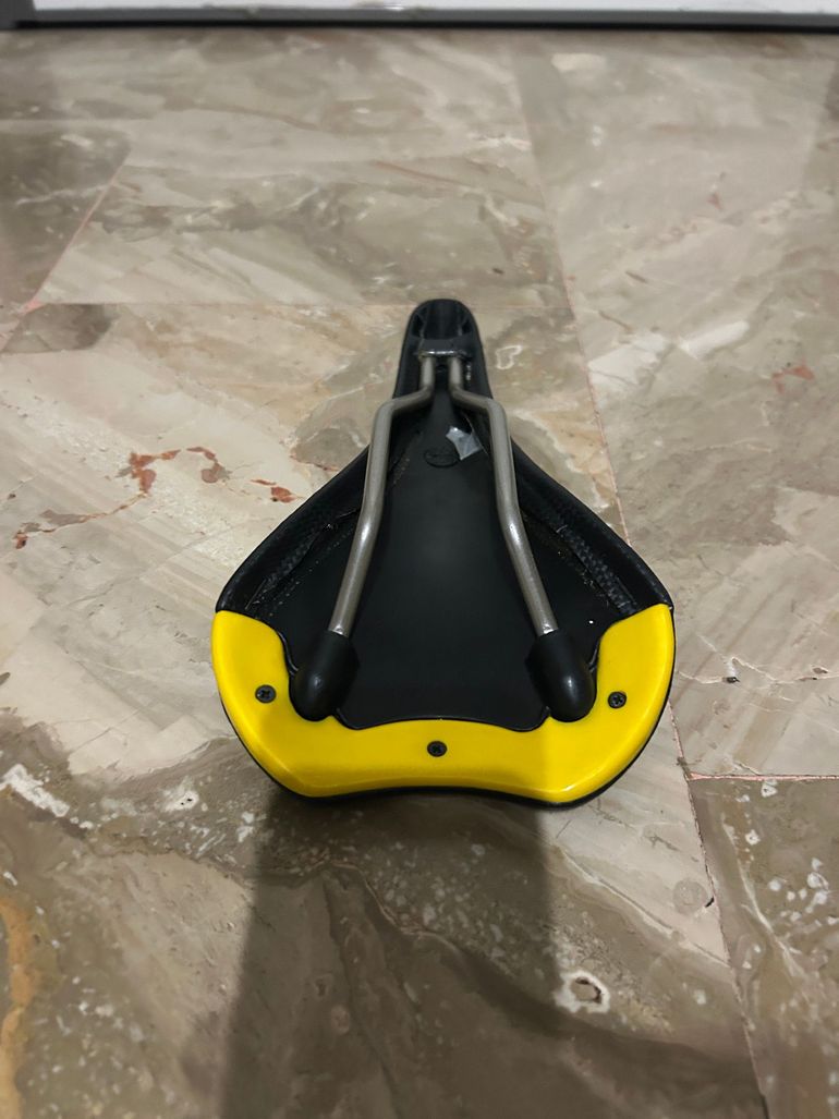 Used Selle Italia Sellino Nero/Giallo 2015 bike — image 4 of 6