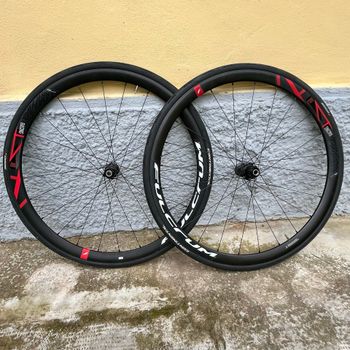 Used fulcrum 4 Coppia di ruote da strada bike — image 1 of 6
