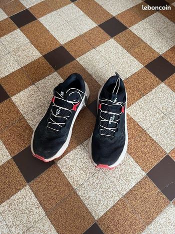 Salomon, Ultra Glide 4