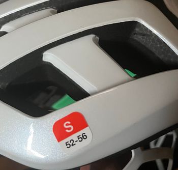 Used Helmet Z1 full white KinetiCore Helmet 2024 bike — image 4 of 5